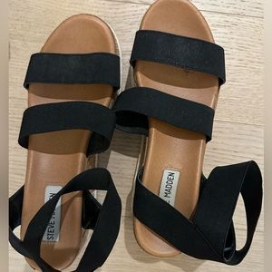 Steve Madden - size 8 summer sandals
